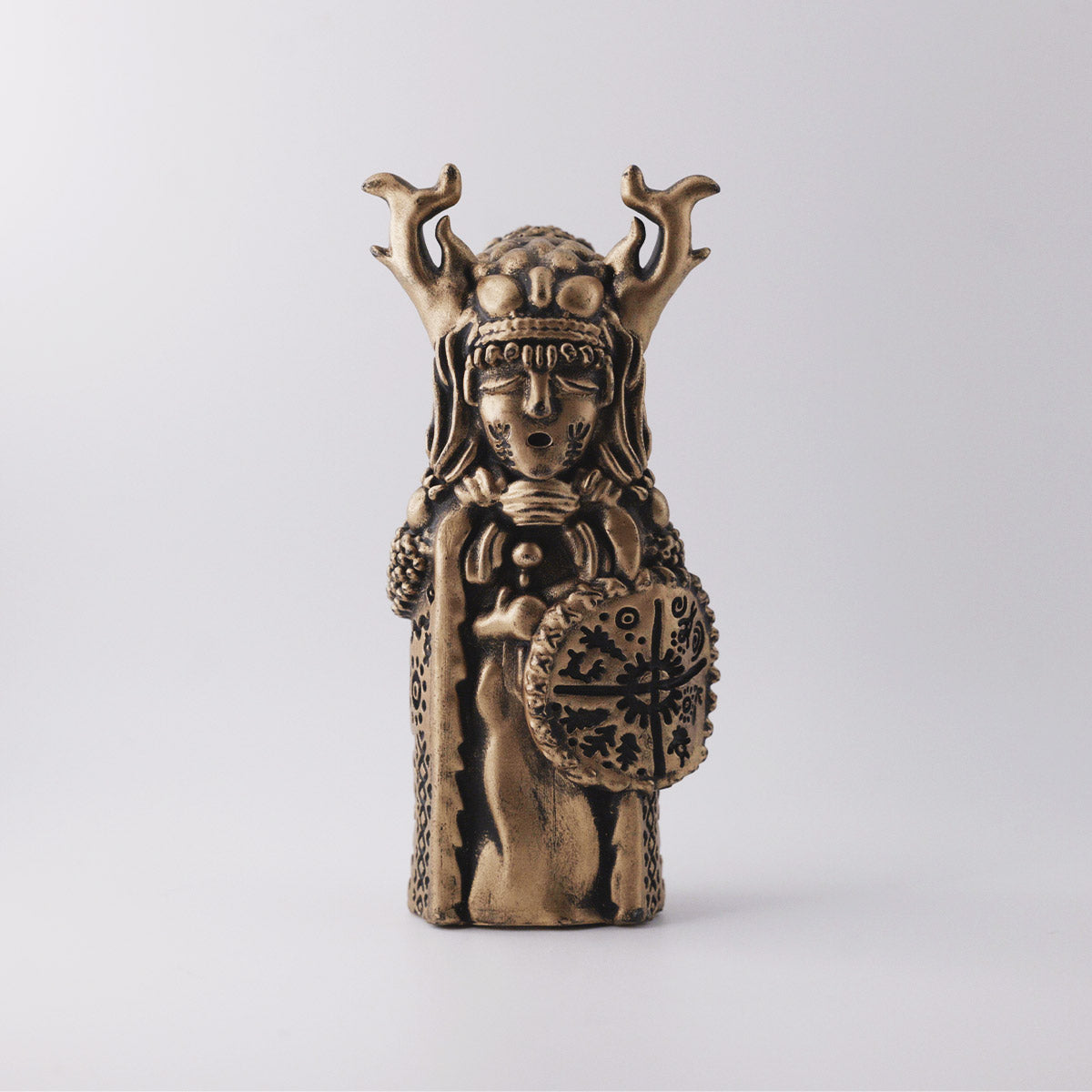 Raun Statue