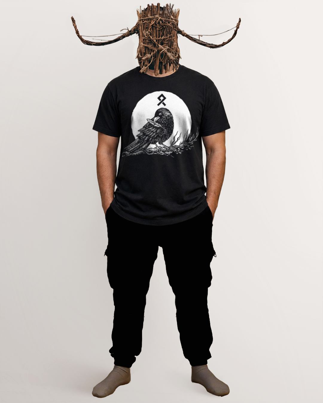 Muninn plucking feathers T-Shirt