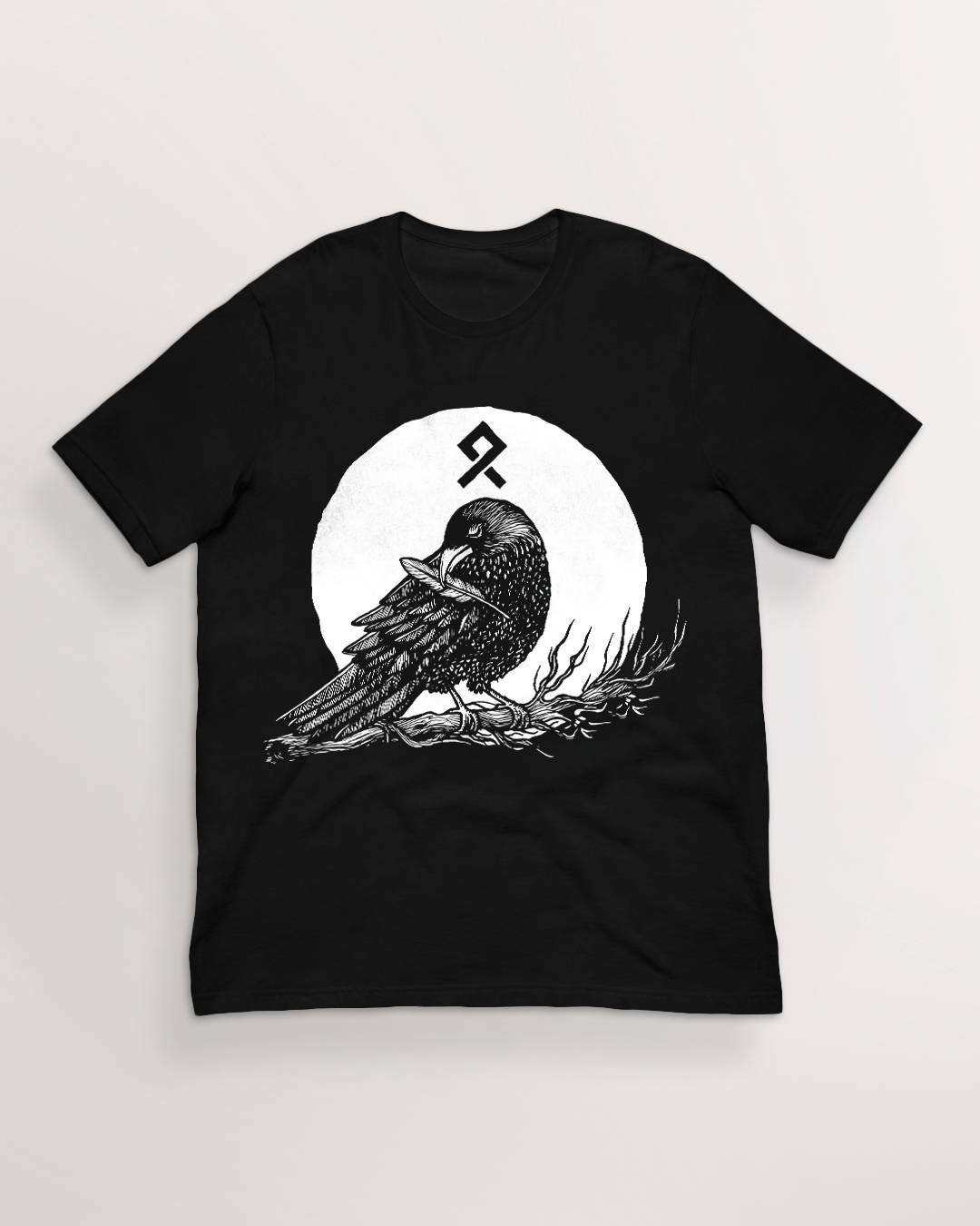 Muninn plucking feathers T-Shirt