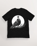 Muninn plucking feathers T-Shirt