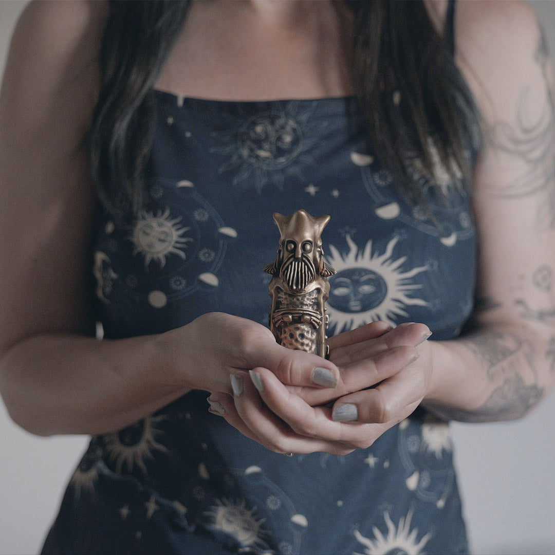 Mani Statue