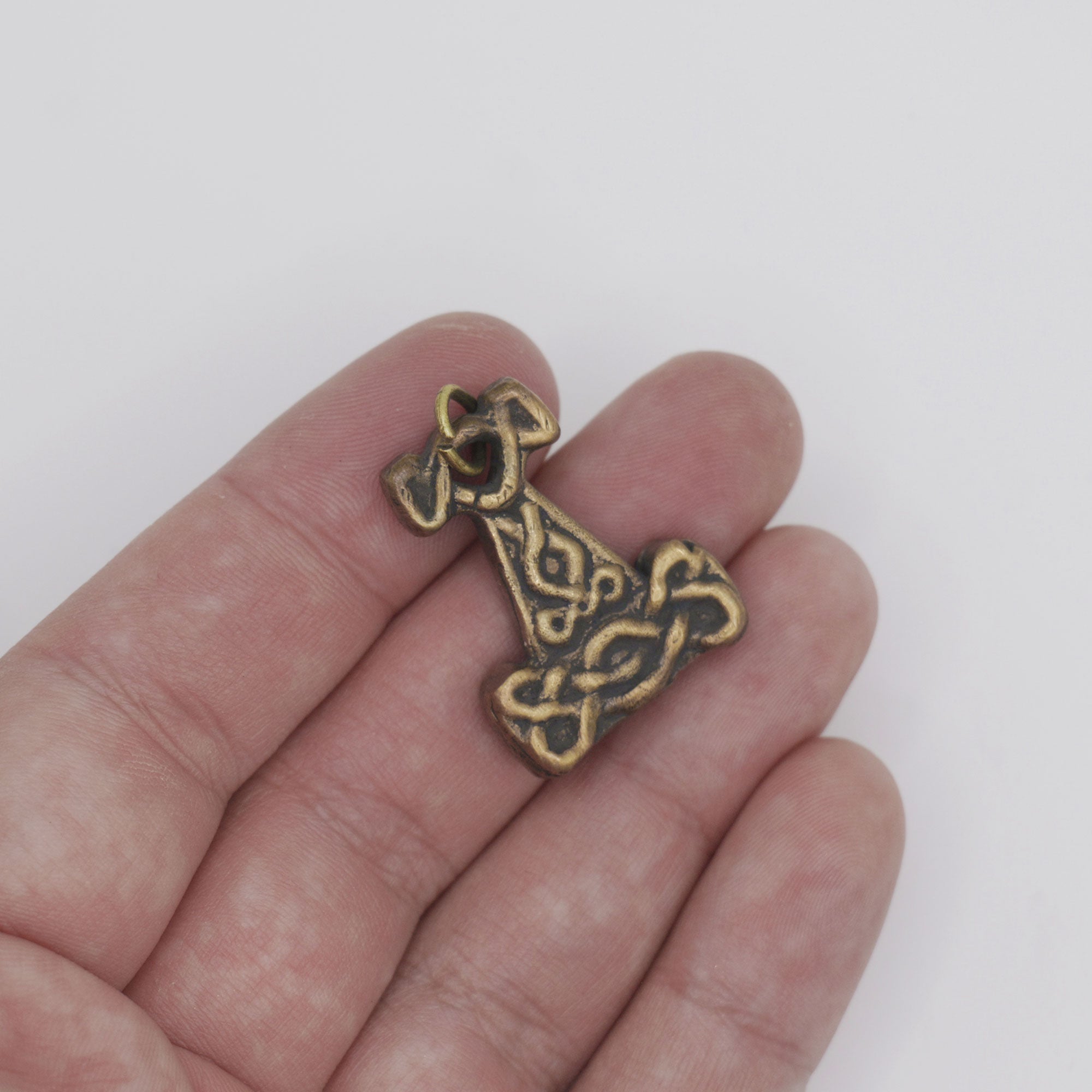 Carvers Runestone Mjölnir