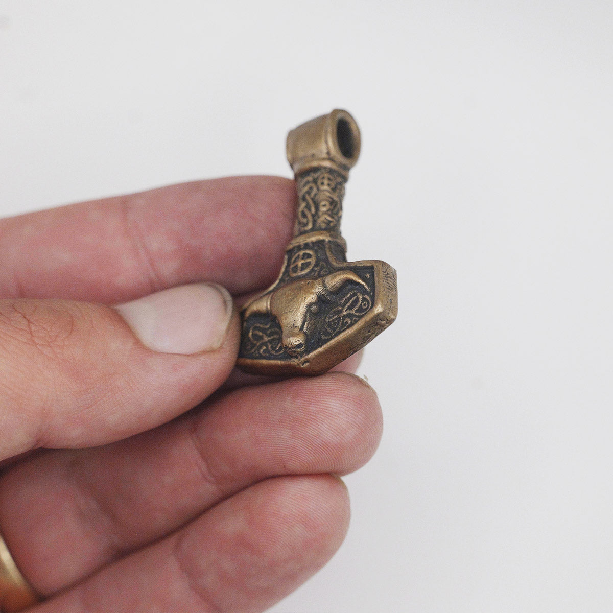 Fylgja Auroch Mjölnir