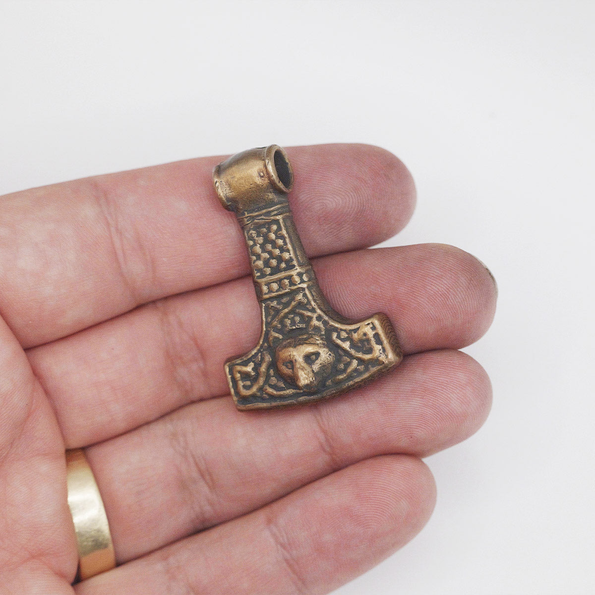 Fylgja Bear Mjölnir