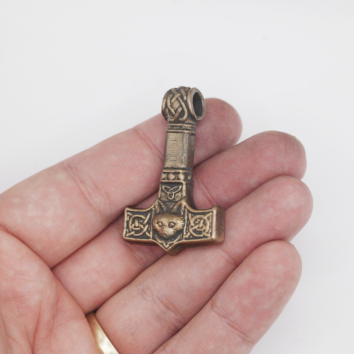 Fylgja Cat Mjölnir