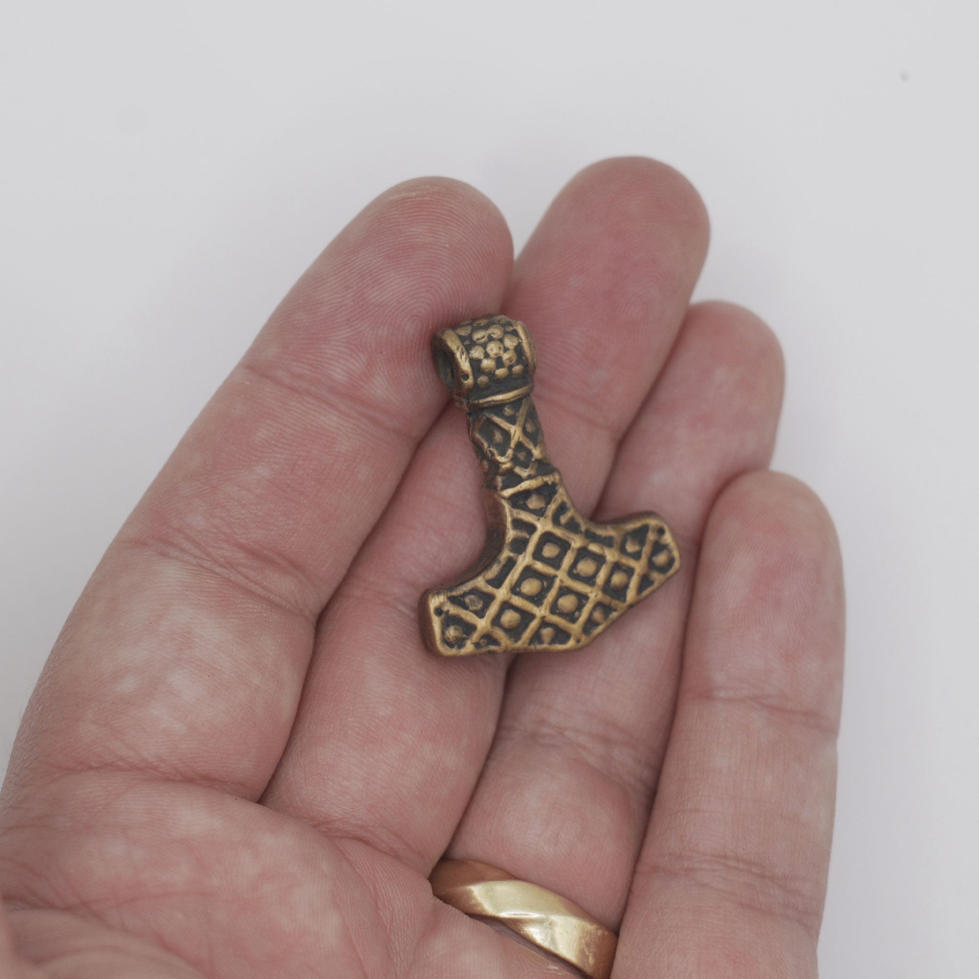 Tailors Tapestry Mjölnir