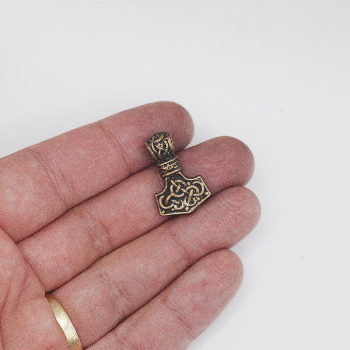 Tiny Knotwork Mjölnir